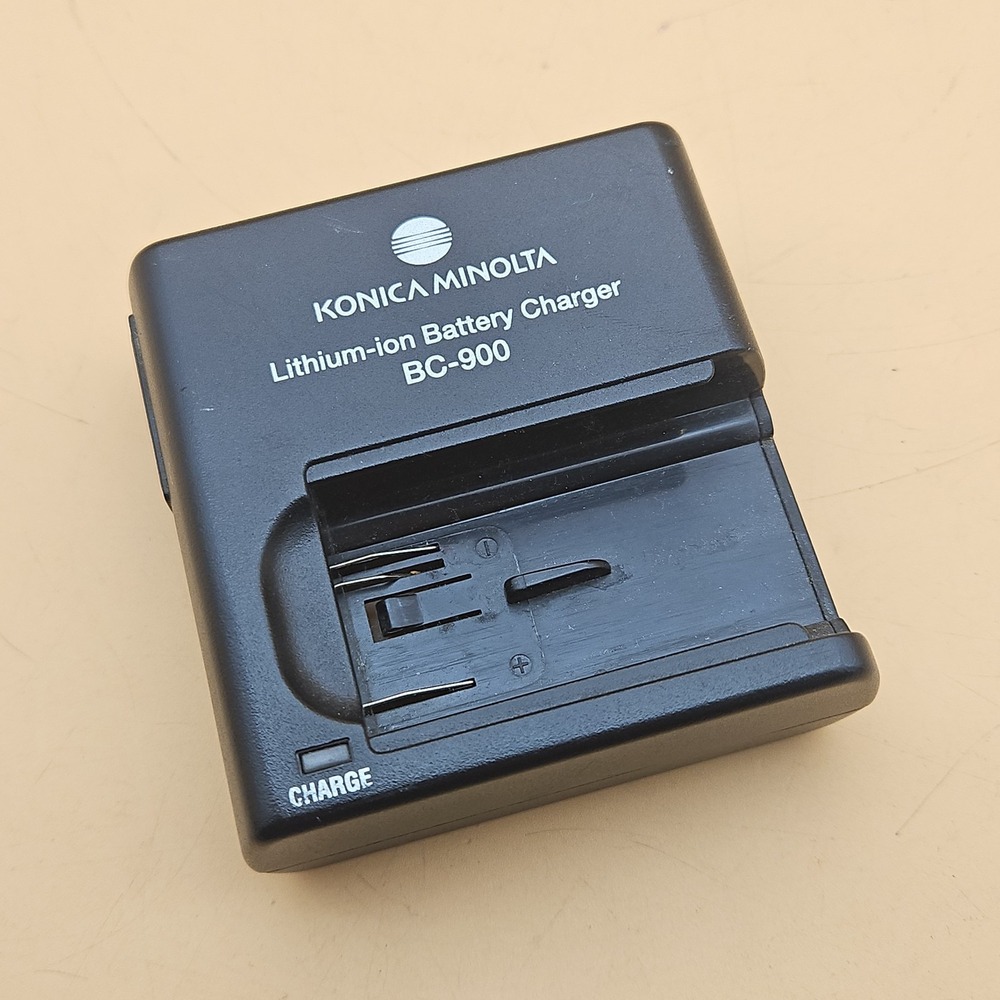 Konica Minolta Lithium-ion Battery Charger BC-900
